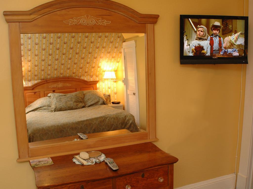 Avon Manor Cottage Room photo